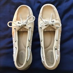 Tan Sperrys